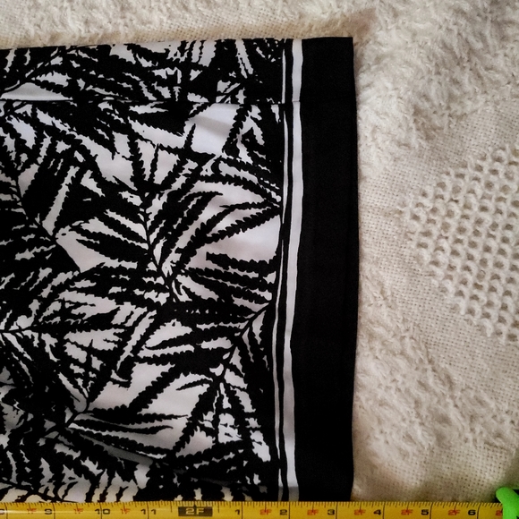 Denim 24/7 wrinkle-free travel pants - Picture 4 of 6